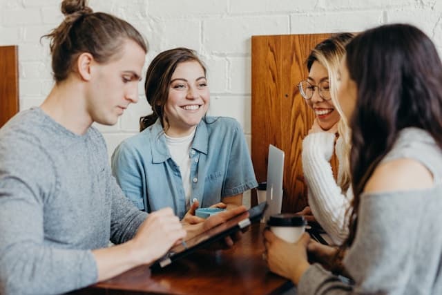 B2B Marketing AI Tools โ How AI is Changing B2B Sales